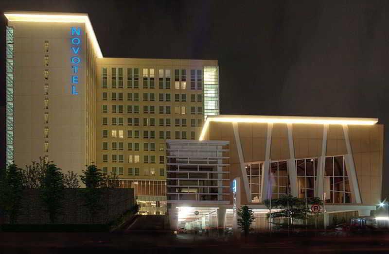 Novotel Bandung Exterior photo