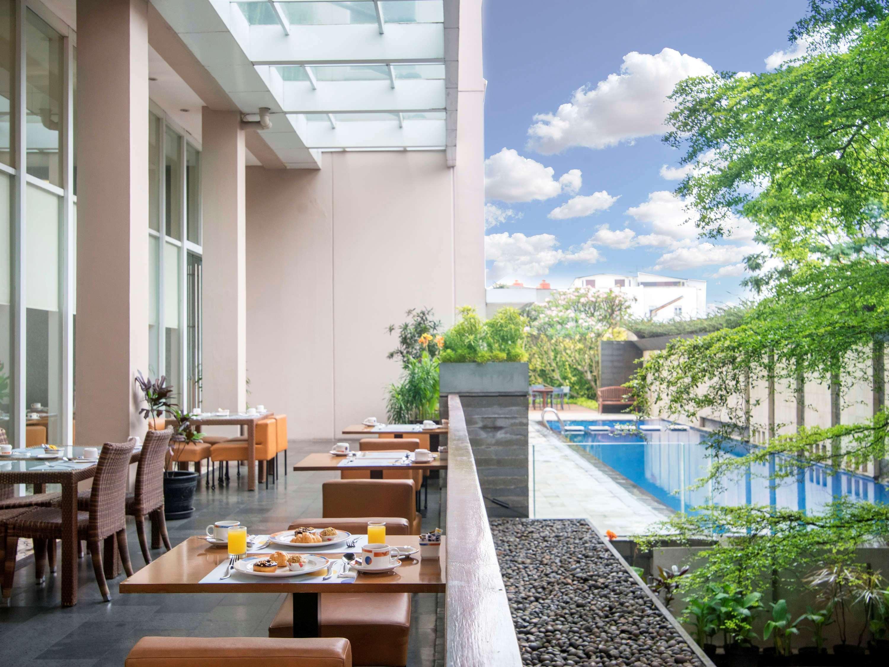 Novotel Bandung Exterior photo